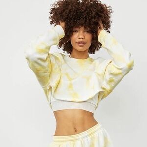 EUC ALO Tie-Dye Extreme Crop Crewneck
